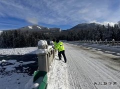 哈巴河执法大队：多措并举确保辖区公路安全畅通