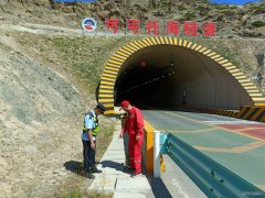 富蕴执法大队：加强汛期隐患排查，保障公路安全畅通