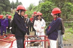 一线探秘 走近石油