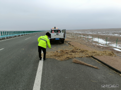 富蕴执法大队抓实冬季道路隐患排查 守护出行安全