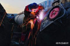 工程建设四川油建公司：循环水域作业 超大管径焊接