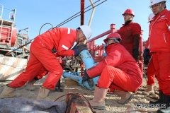 玉门油田作业公司：双线鏖战 稳住“效益盘”