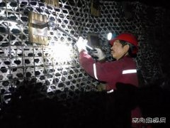 牛儿庄采矿公司：强化顶板安全管理