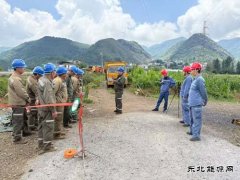 会泽供电局架设10千伏新线路 助力乡村振兴产业发展