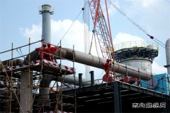 战酷暑 保投产 党员冲锋在一线