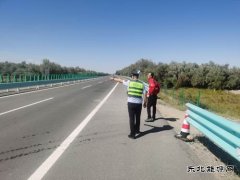 布尔津执法大队：多措并举抓治理  路域环境焕新颜