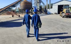 保秋粮颗粒归仓 做好服务最后一公里